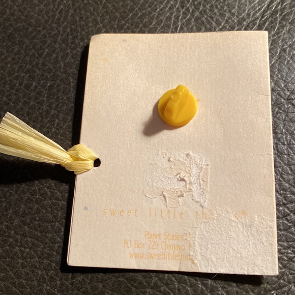 3 pins Sweet Little Things Enamel In Packaging - Picture 5 of 7